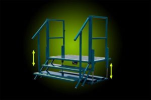 small height adjustable work platform with stairs